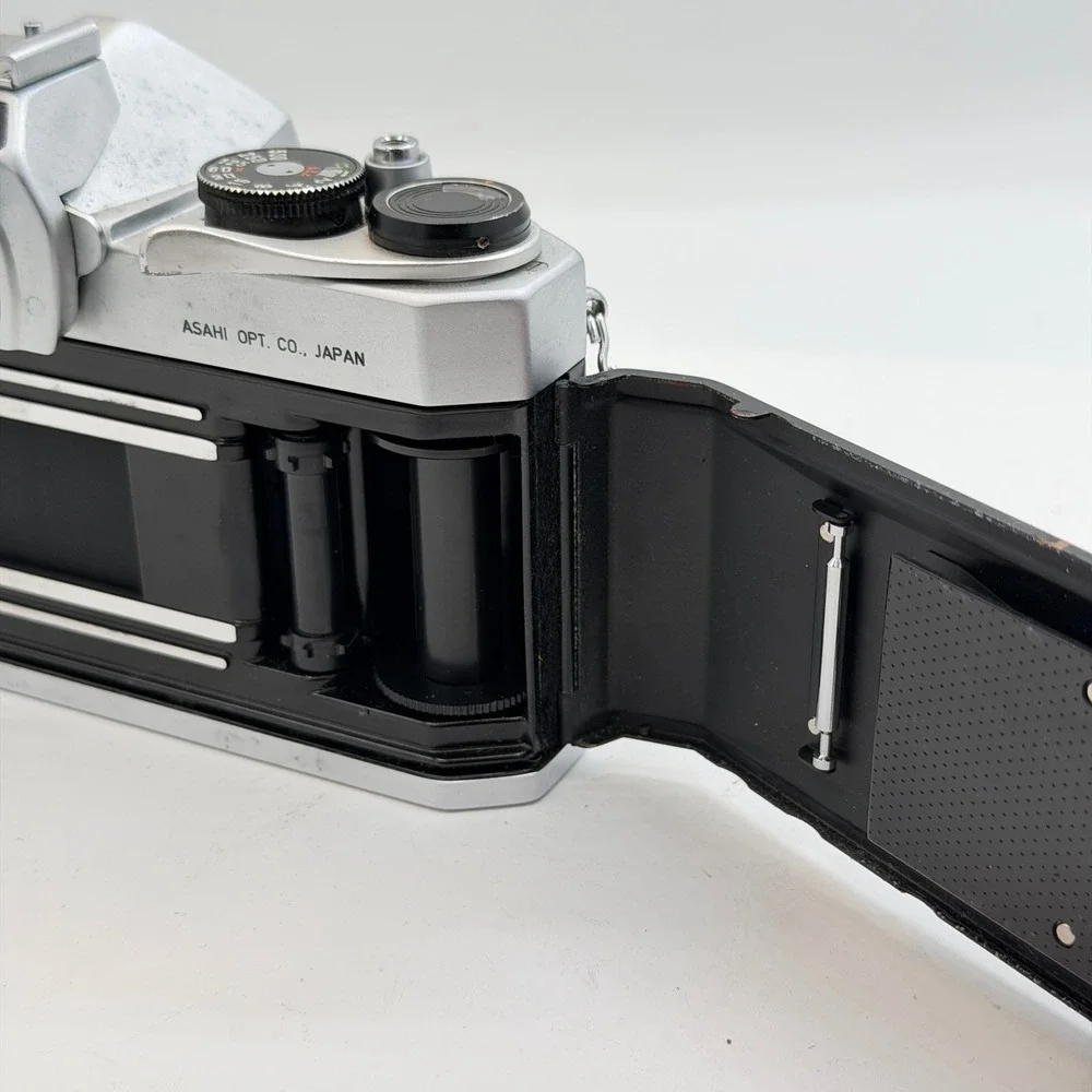 Asahi Pentax Spotmatic SP 500 35mm SLR Film Camera Body Silver Black 3250955